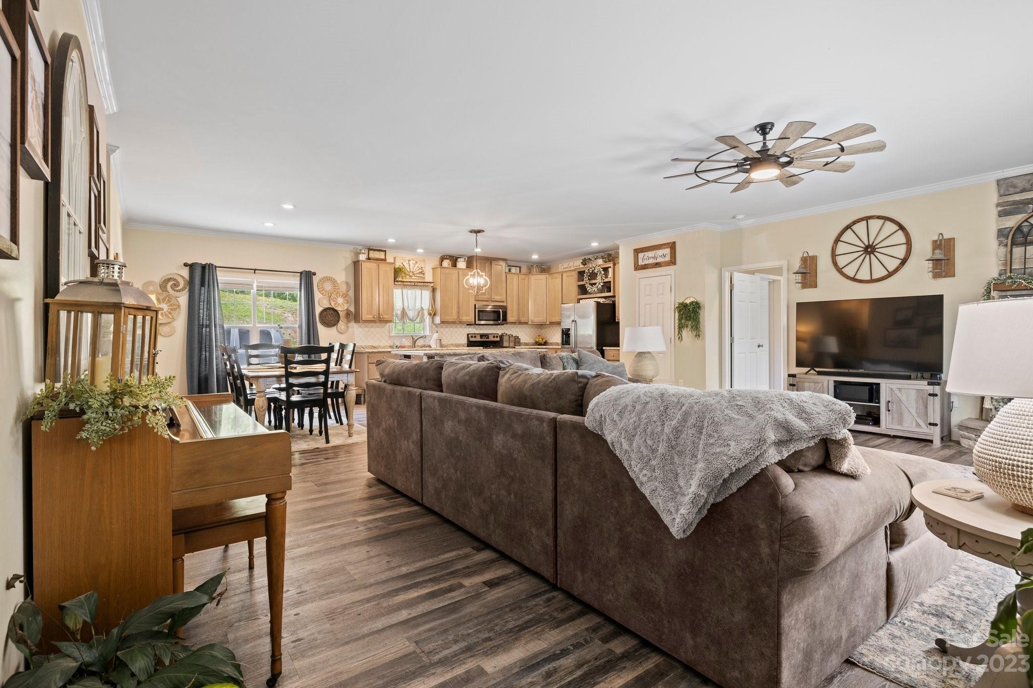 9 Beagle Run Asheville NC 28804