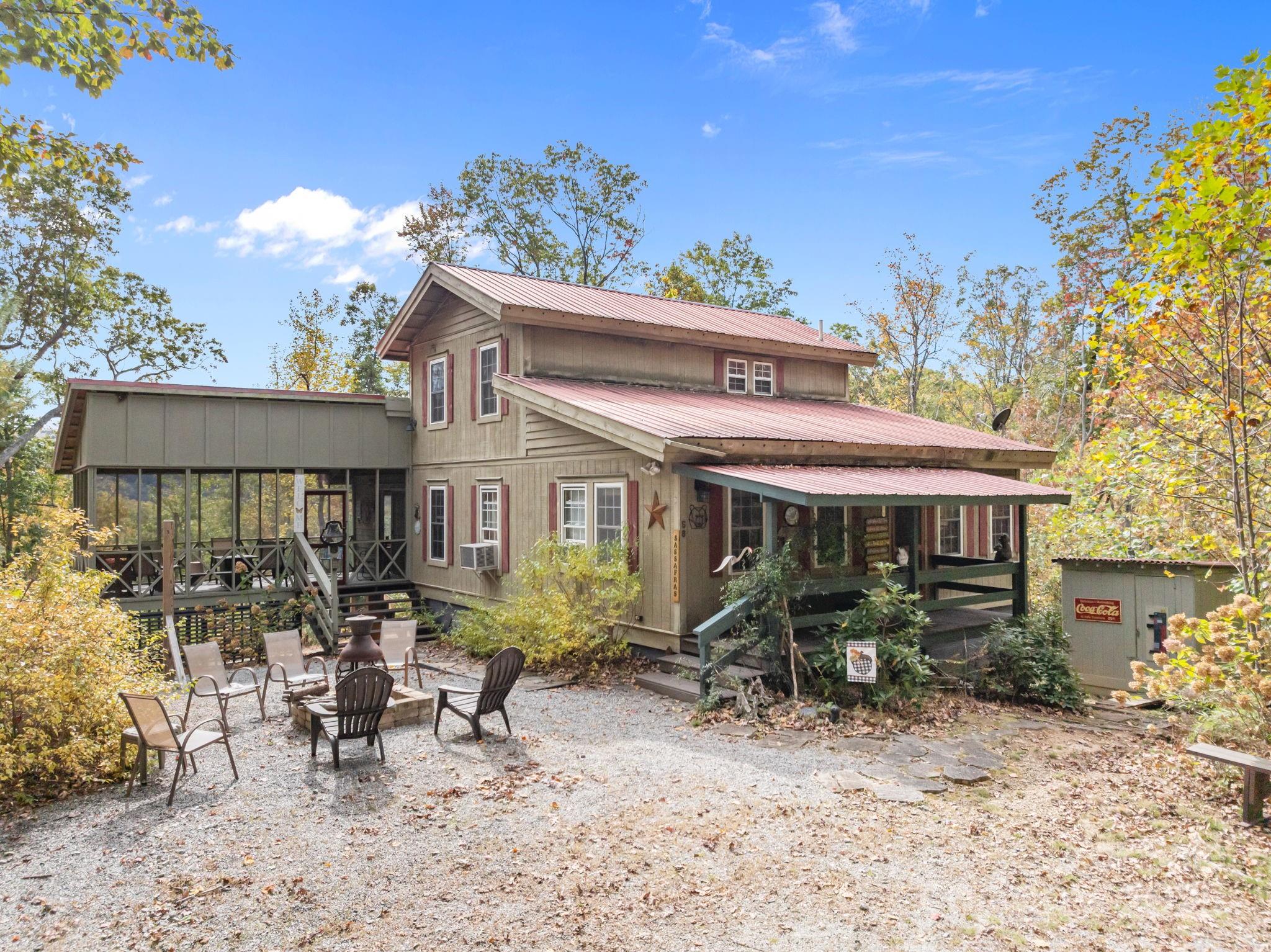 38 Buzzards Rest Trail Saluda NC 28773