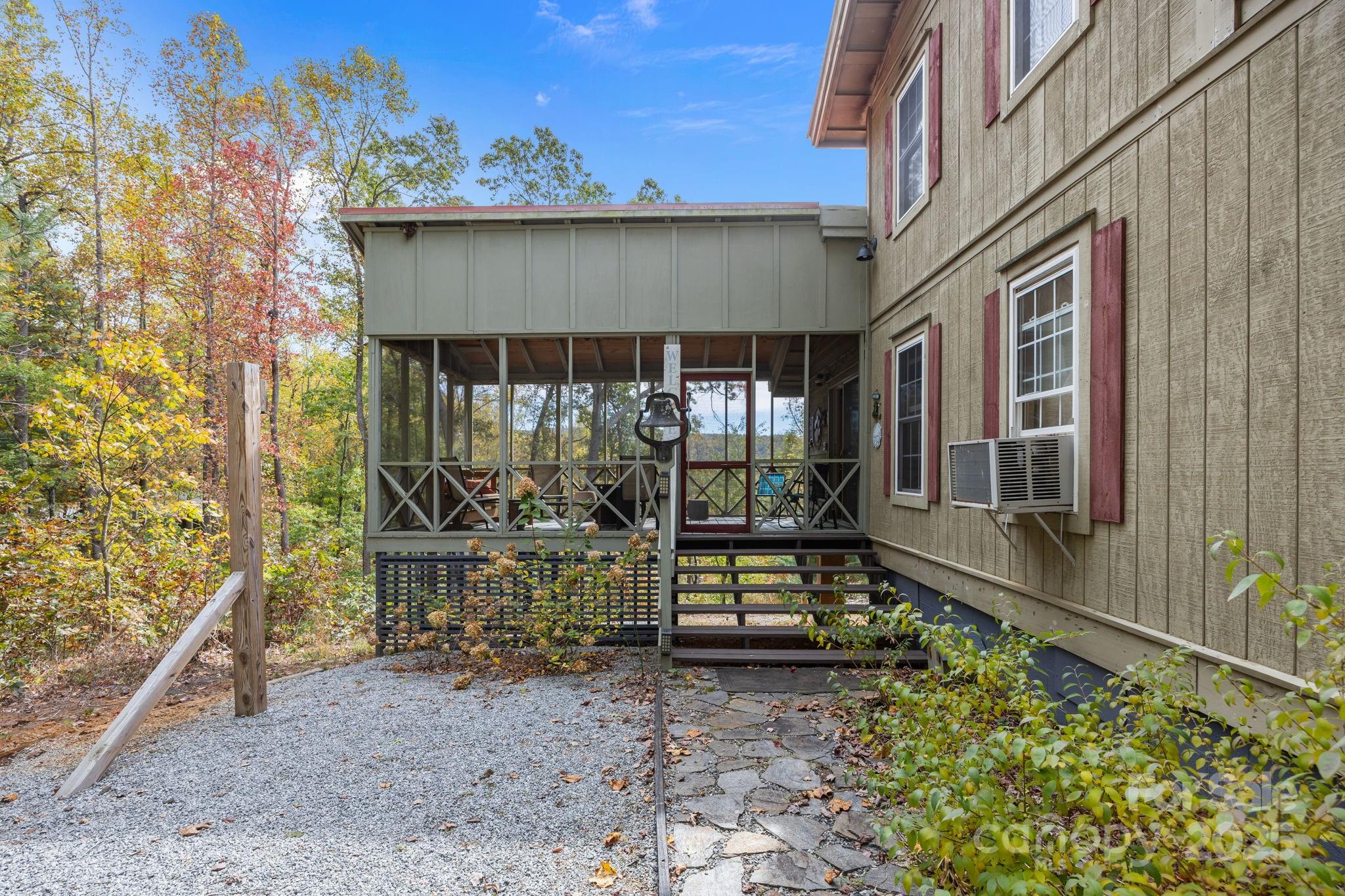 38 Buzzards Rest Trail Saluda NC 28773