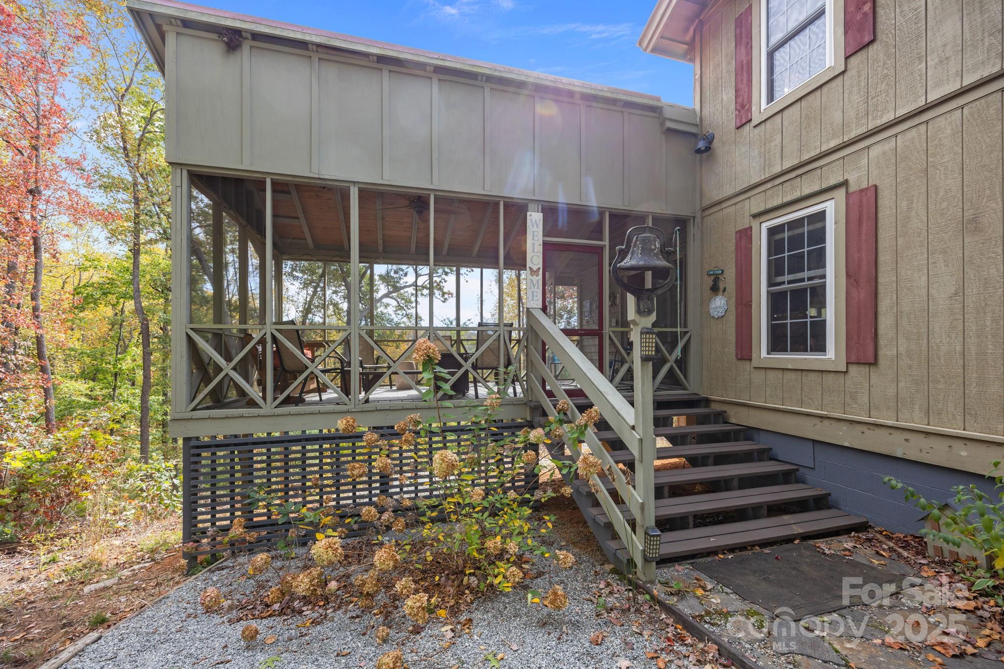 38 Buzzards Rest Trail Saluda NC 28773