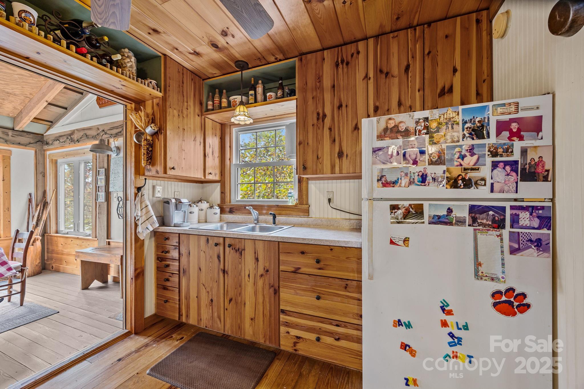 38 Buzzards Rest Trail Saluda NC 28773