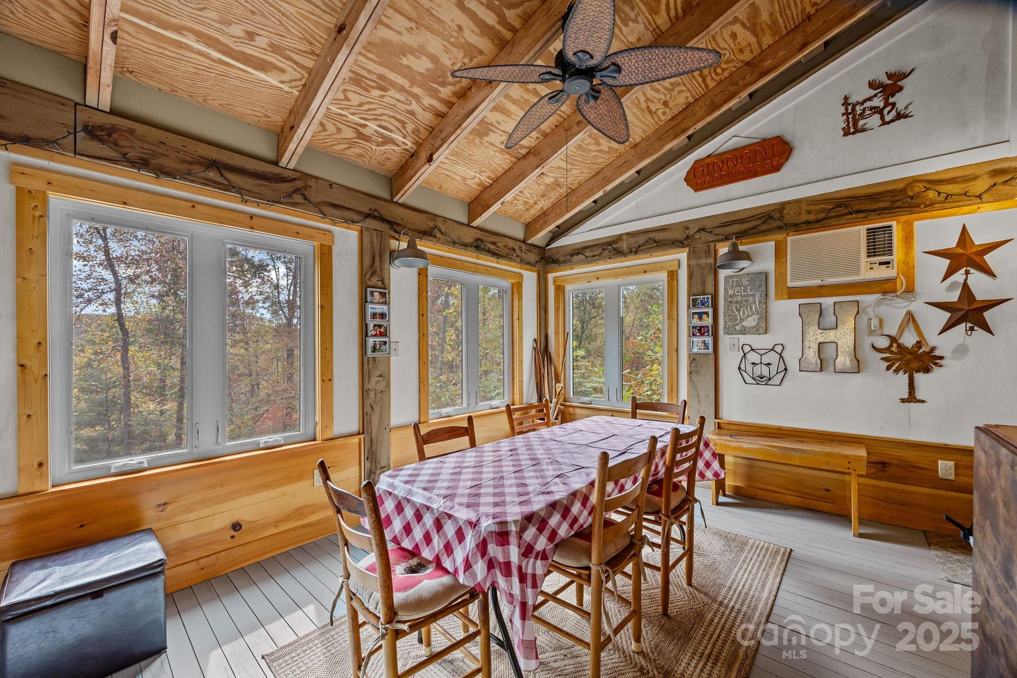 38 Buzzards Rest Trail Saluda NC 28773