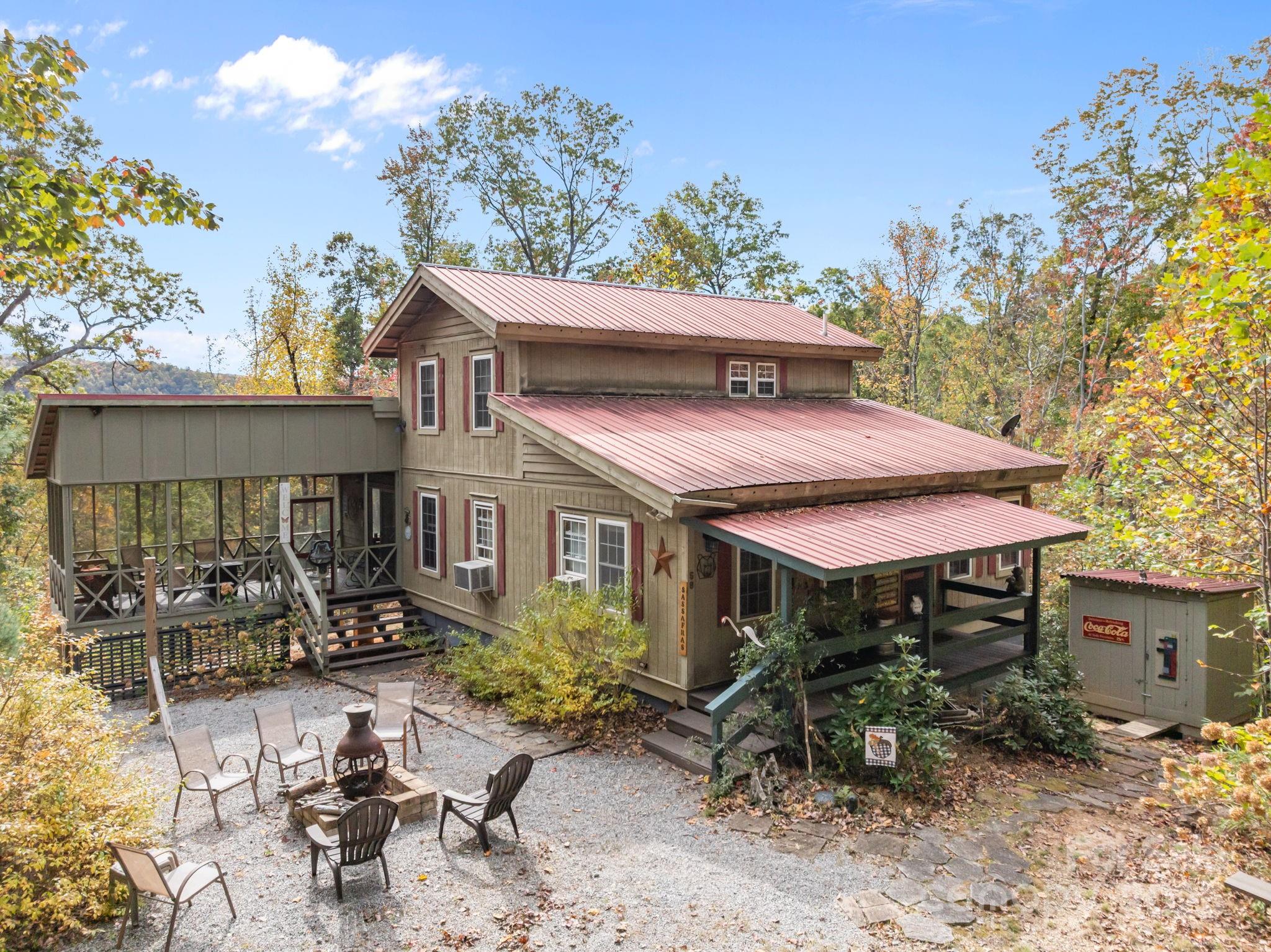 38 Buzzards Rest Trail Saluda NC 28773