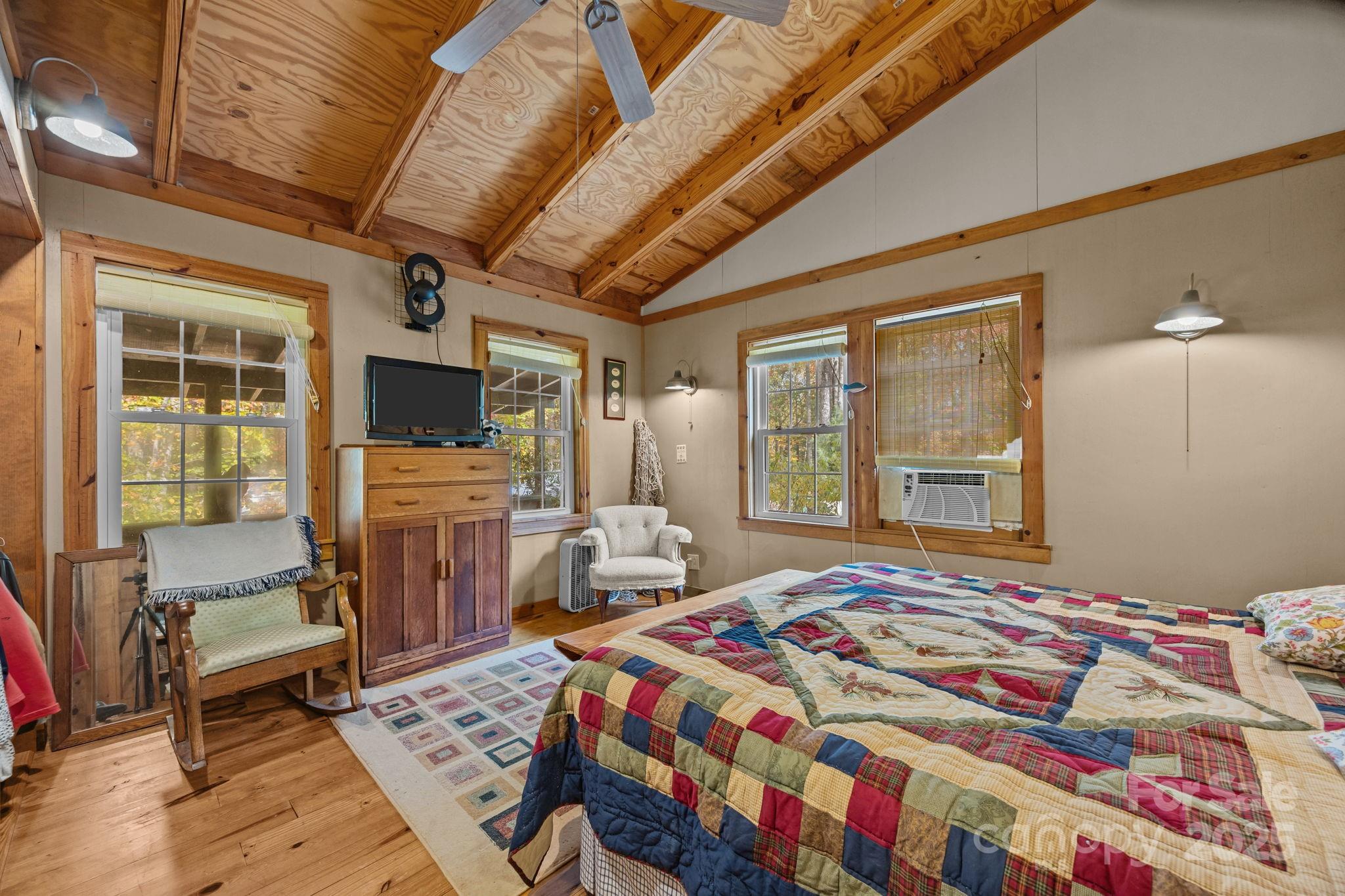 38 Buzzards Rest Trail Saluda NC 28773