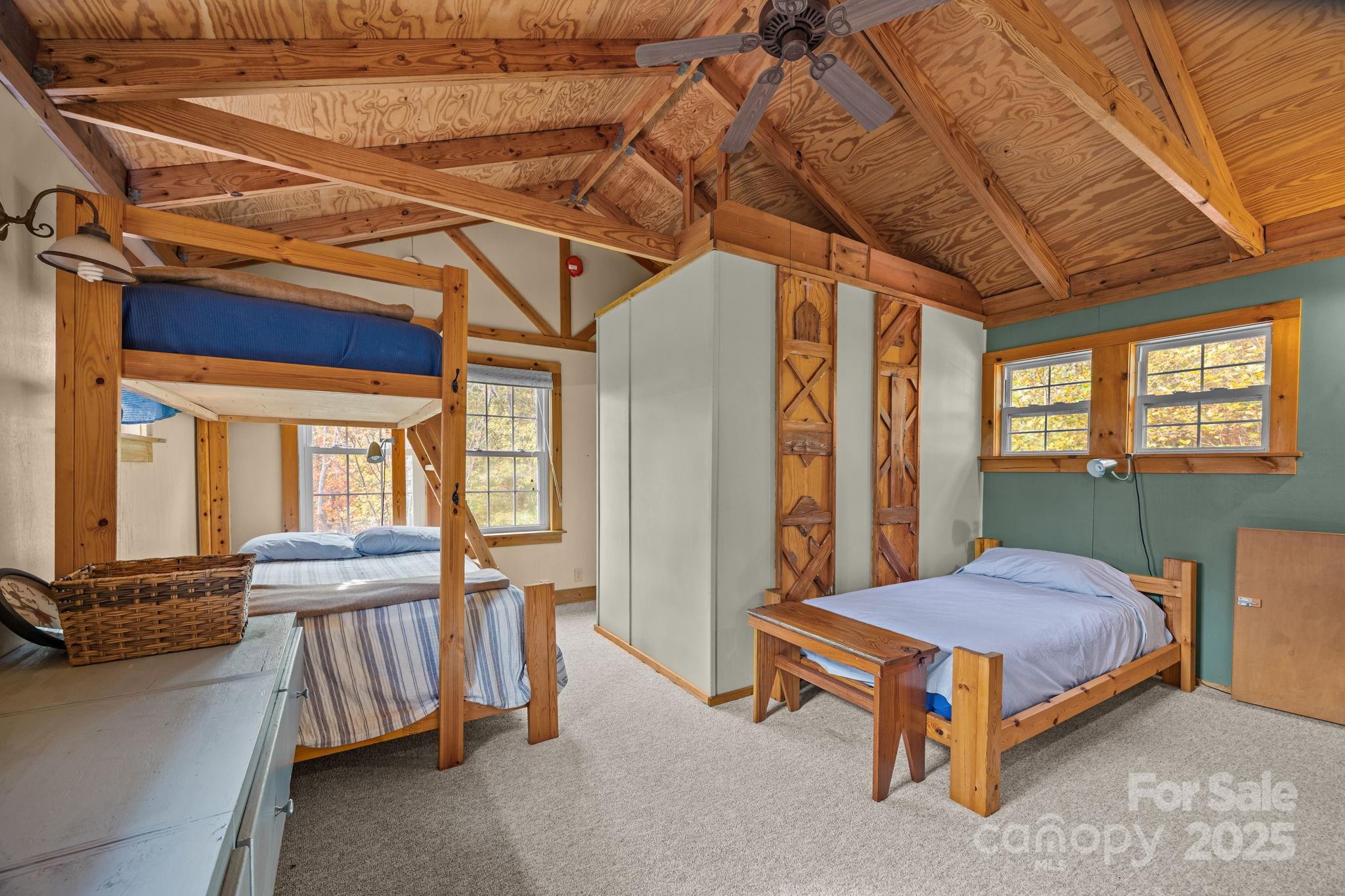 38 Buzzards Rest Trail Saluda NC 28773