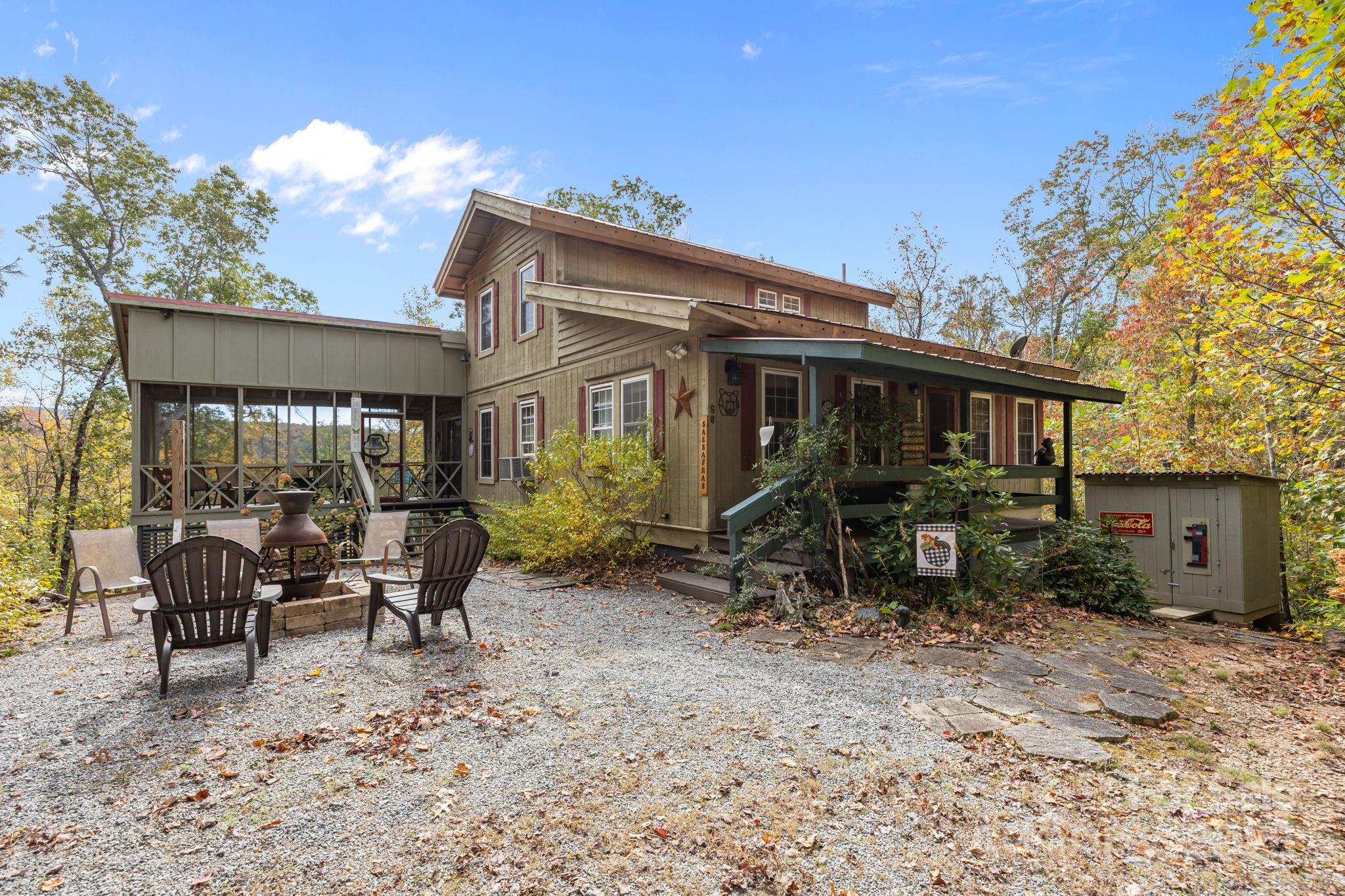 38 Buzzards Rest Trail Saluda NC 28773