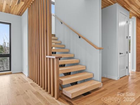 165 Abundance Run Asheville NC 28805