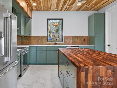 165 Abundance Run Asheville NC 28805