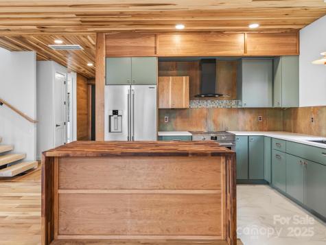 165 Abundance Run Asheville NC 28805