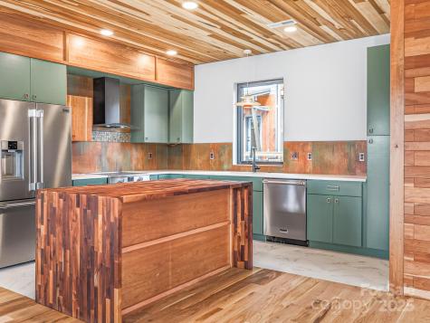 165 Abundance Run Asheville NC 28805