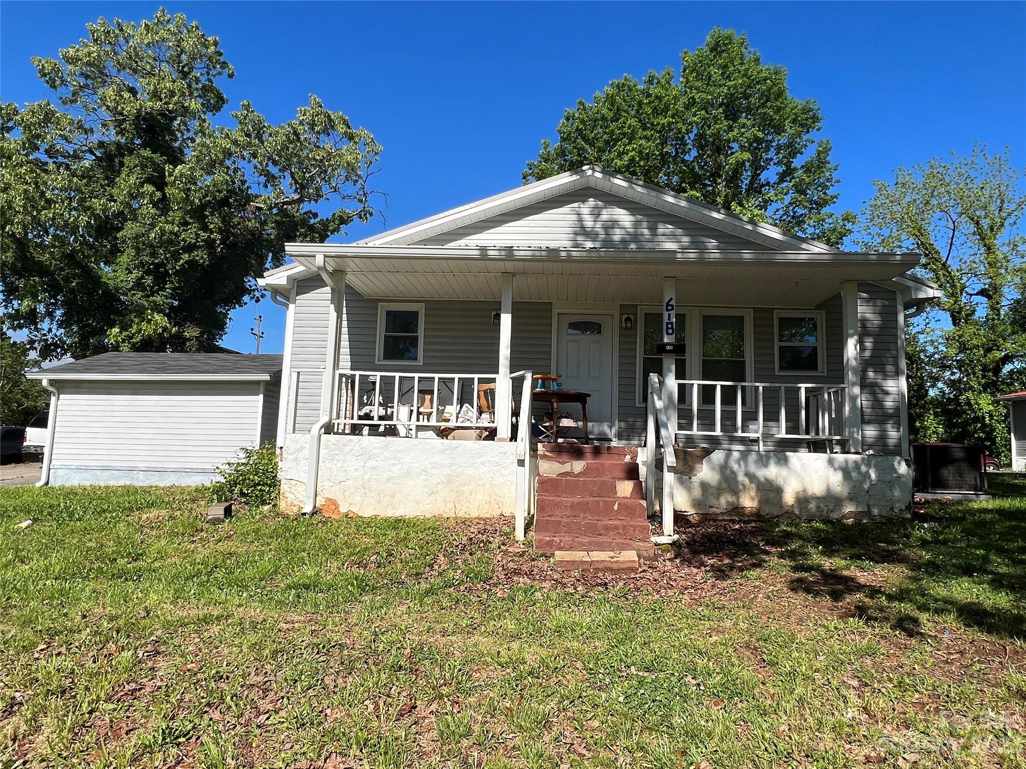 618 S Center Street Hickory NC 28602