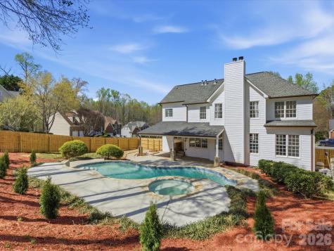 7702 Harrington Woods Road Charlotte NC 28269