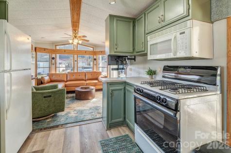 78 Strollers Lane Waynesville NC 28785