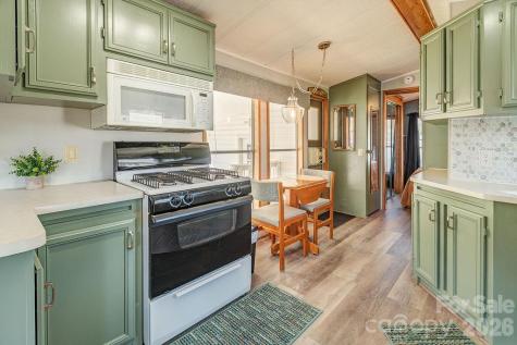 78 Strollers Lane Waynesville NC 28785