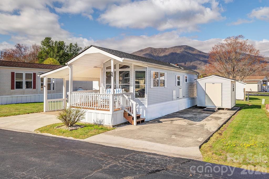 78 Strollers Lane Waynesville NC 28785