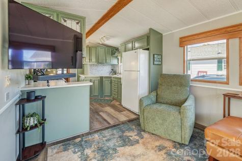 78 Strollers Lane Waynesville NC 28785
