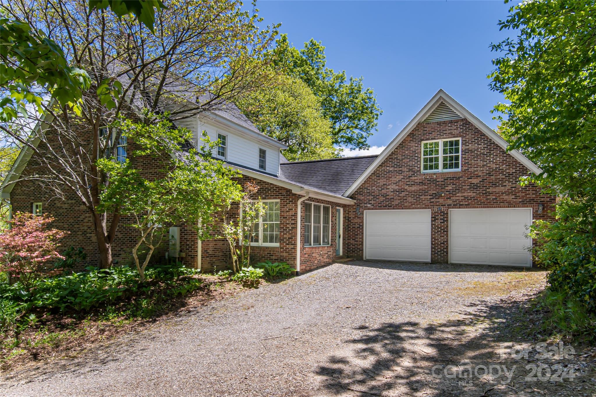 37 Willow Farm Road Fairview NC 28730