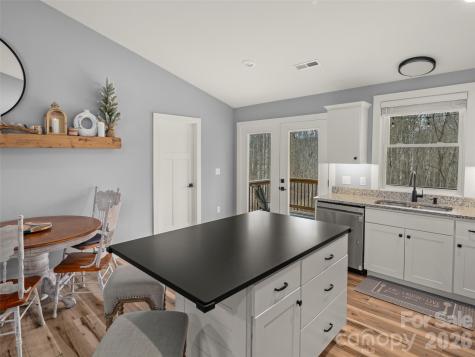 127 Walt Drive Hendersonville NC 28792
