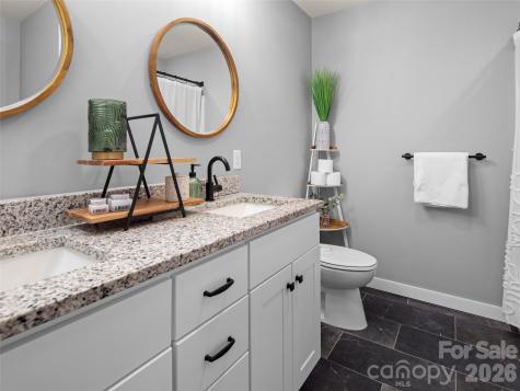 127 Walt Drive Hendersonville NC 28792