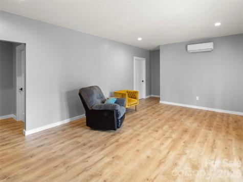 127 Walt Drive Hendersonville NC 28792
