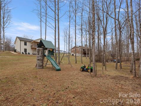 127 Walt Drive Hendersonville NC 28792