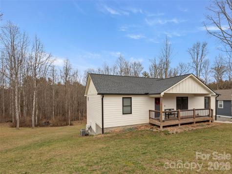 127 Walt Drive Hendersonville NC 28792