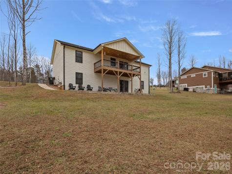 127 Walt Drive Hendersonville NC 28792