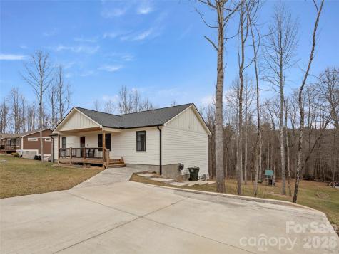 127 Walt Drive Hendersonville NC 28792