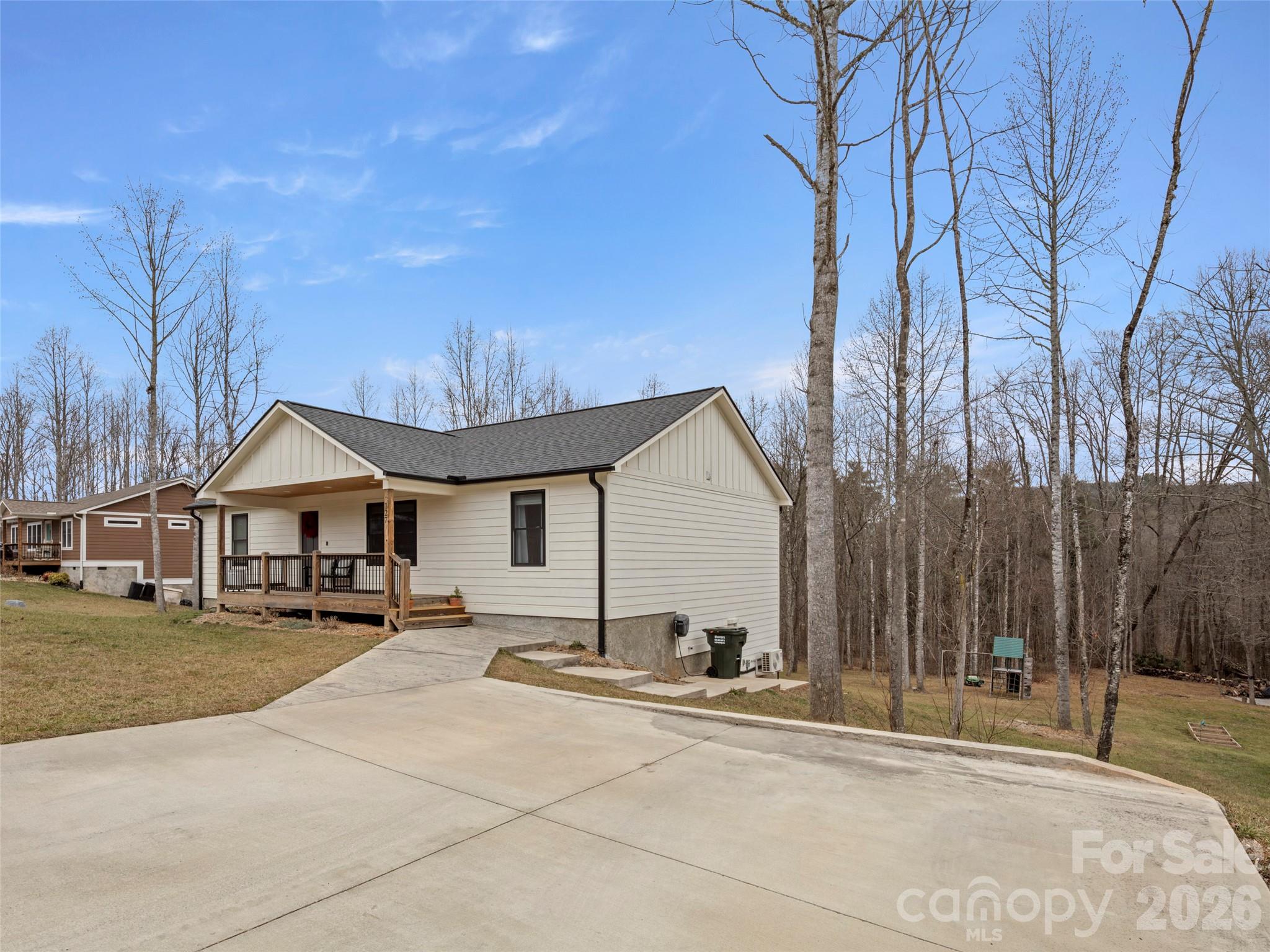 127 Walt Drive Hendersonville NC 28792