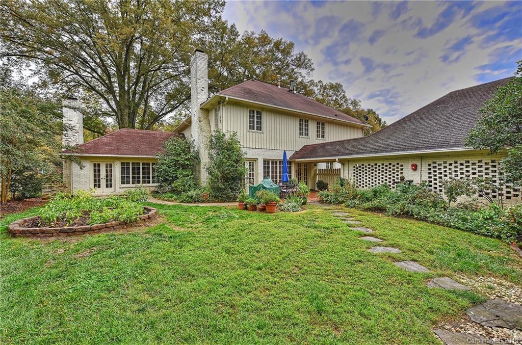 4024 Foxcroft Road Charlotte NC 28211