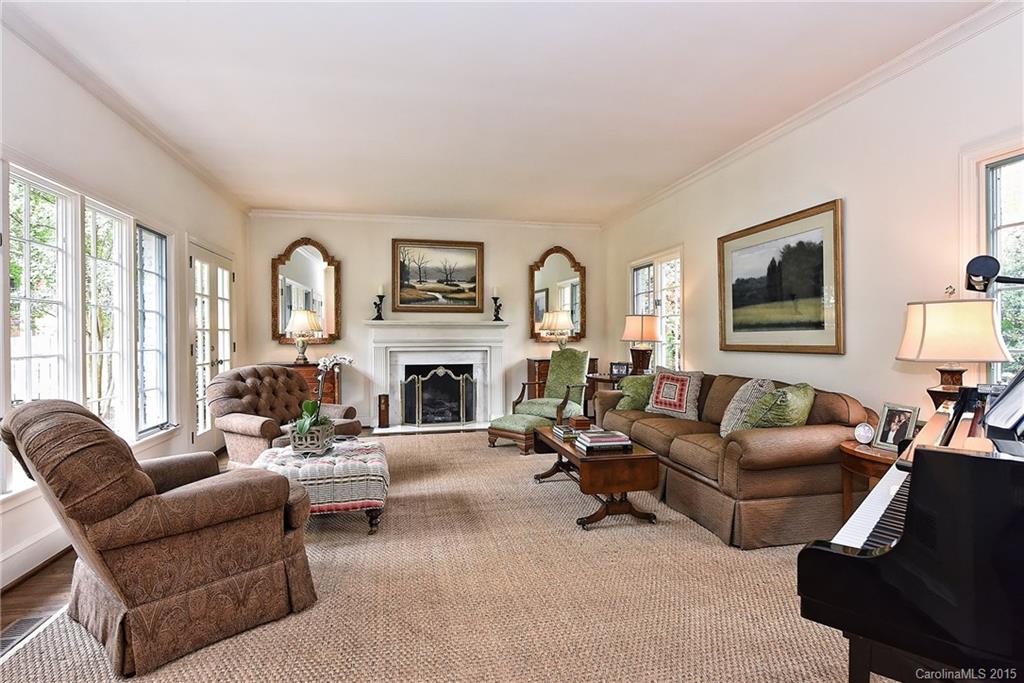 4024 Foxcroft Road Charlotte NC 28211