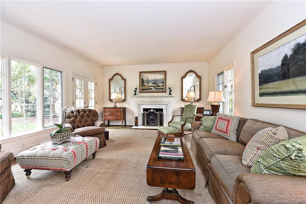 4024 Foxcroft Road Charlotte NC 28211
