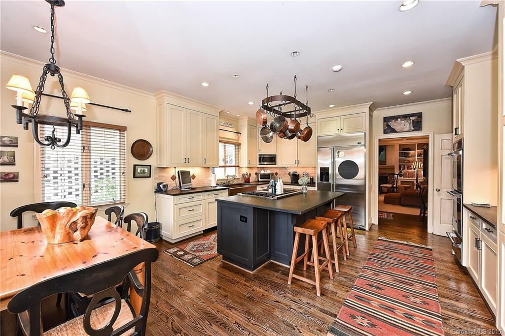 4024 Foxcroft Road Charlotte NC 28211