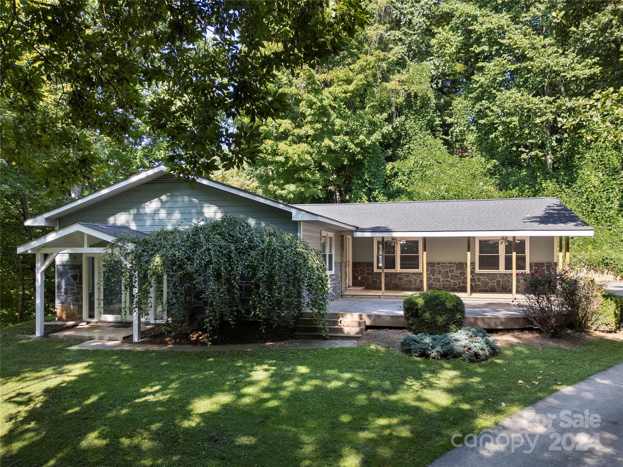 100 Far Side Way Waynesville NC 28786