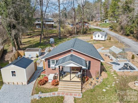 110 Ewart Drive Hendersonville NC 28739