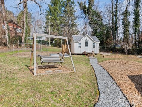 110 Ewart Drive Hendersonville NC 28739
