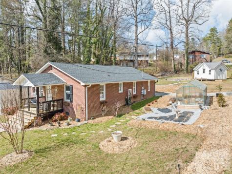 110 Ewart Drive Hendersonville NC 28739