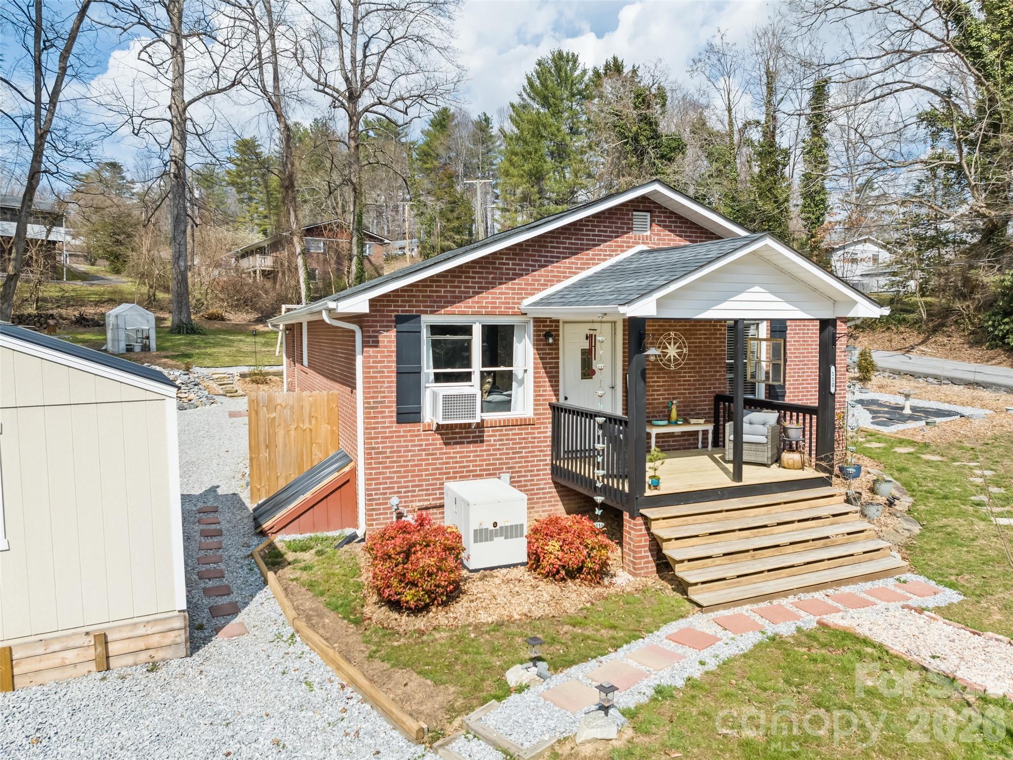 110 Ewart Drive Hendersonville NC 28739