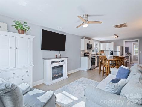 110 Ewart Drive Hendersonville NC 28739