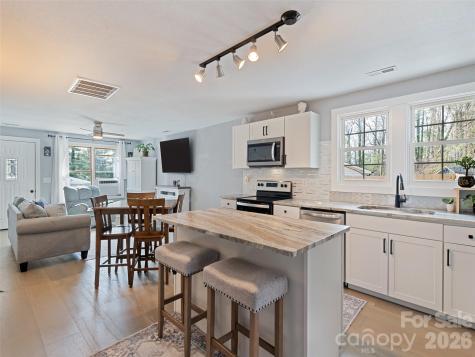 110 Ewart Drive Hendersonville NC 28739