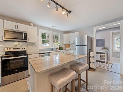 110 Ewart Drive Hendersonville NC 28739