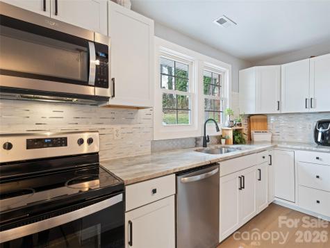 110 Ewart Drive Hendersonville NC 28739