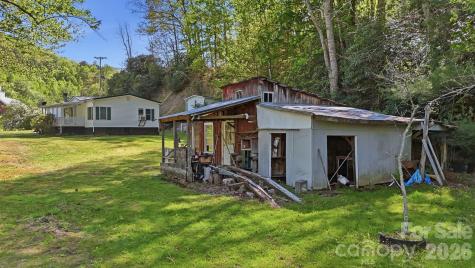 1200 Barkers Creek Road Whittier NC 28789