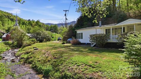 1200 Barkers Creek Road Whittier NC 28789
