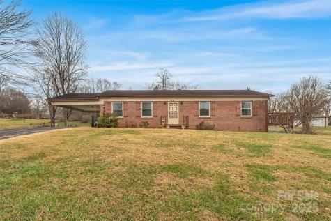 2580 Sweetbriar Circle Lenoir NC 28645
