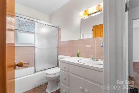 2580 Sweetbriar Circle Lenoir NC 28645