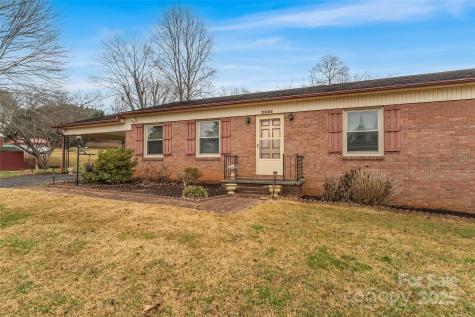 2580 Sweetbriar Circle Lenoir NC 28645
