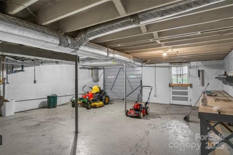 2580 Sweetbriar Circle Lenoir NC 28645