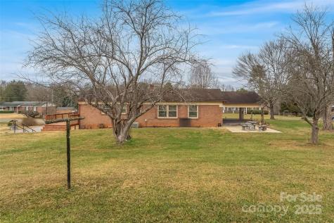 2580 Sweetbriar Circle Lenoir NC 28645