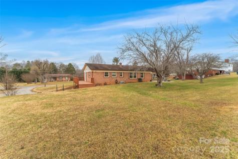 2580 Sweetbriar Circle Lenoir NC 28645